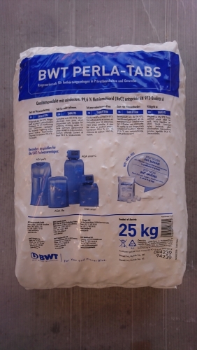 BWT tablettázott regeneráló só vízlágyító berendezésekhez 25 kg (Clarosal Tabs) 94239